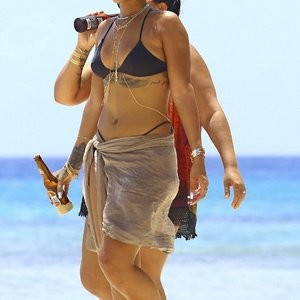 Free nude Celebrity Rihanna 012 pic