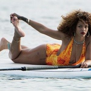 Free Nude Celeb Rihanna 010 pic