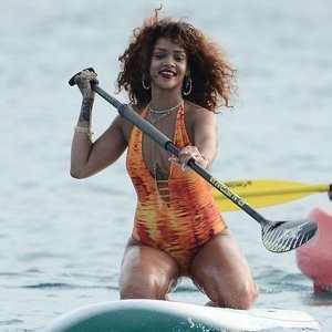 Naked Celebrity Pic Rihanna 018 pic