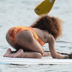 Free nude Celebrity Rihanna 020 pic
