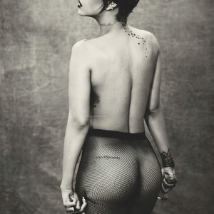 Rihanna Nude (5 Photos) – Leaked Nudes