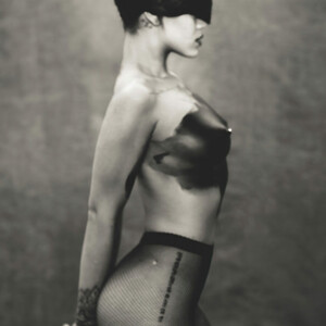 Real Celebrity Nude Rihanna 002 pic