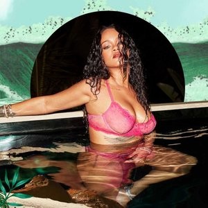 Naked celebrity picture Rihanna 007 pic