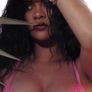 Free nude Celebrity Rihanna 021 pic