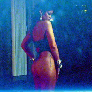 Naked Celebrity Rihanna 002 pic