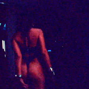 Naked celebrity picture Rihanna 003 pic