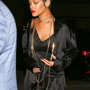 Real Celebrity Nude Rihanna 006 pic
