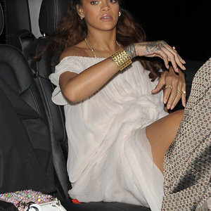 nude celebrities Rihanna 030 pic