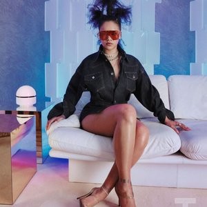 Rihanna Sexy (11 Photos + GIFs) – Leaked Nudes
