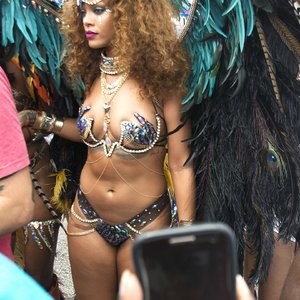 Nude Celeb Rihanna 004 pic