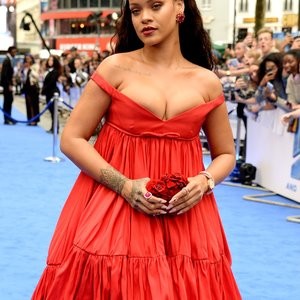 nude celebrities Rihanna 004 pic