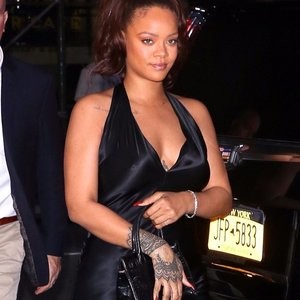 Real Celebrity Nude Rihanna 016 pic