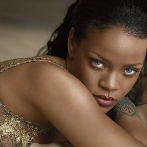 Celebrity Leaked Nude Photo Rihanna 003 pic