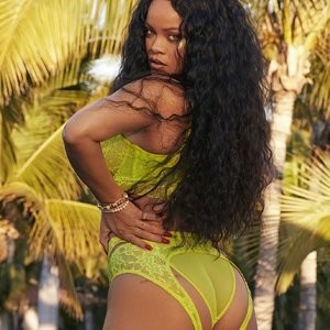 Free nude Celebrity Rihanna 003 pic