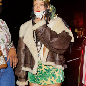 Celebrity Leaked Nude Photo Rihanna 012 pic