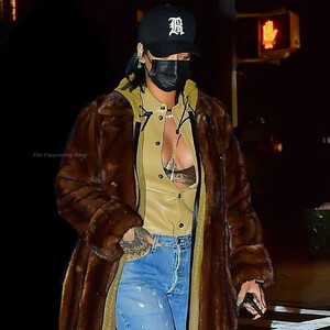 Rihanna Shows Her Cleavage Stepping Out for a Dinner Date with A$AP Rocky in NYC (16 Photos) – Leaked Nudes