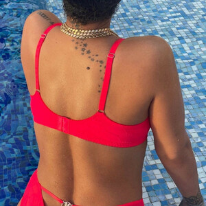 celeb nude Rihanna 010 pic
