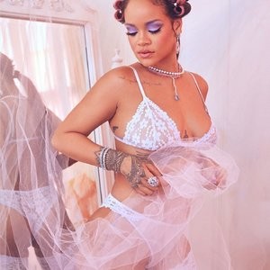 Nude Celebrity Picture Rihanna 007 pic