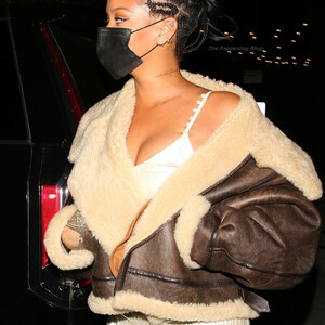 Real Celebrity Nude Rihanna 024 pic
