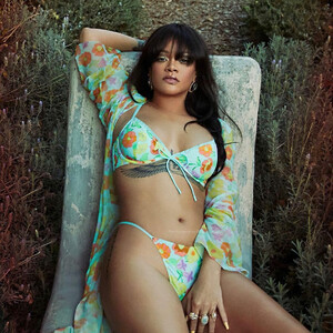 Real Celebrity Nude Rihanna 002 pic