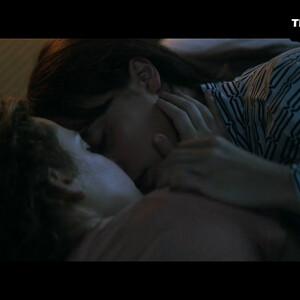 Hot Naked Celeb Riley Keough 075 pic
