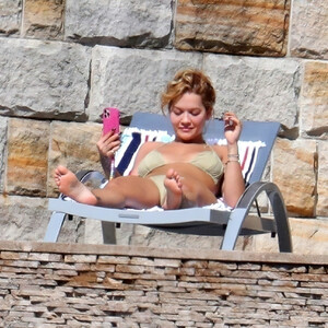 Famous Nude Rita Ora 008 pic