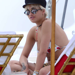 Celeb Naked Rita Ora 015 pic