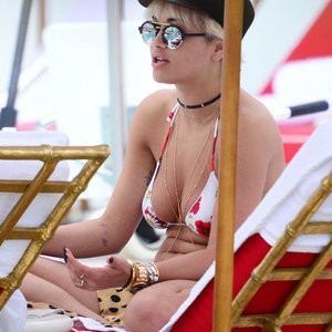 Famous Nude Rita Ora 032 pic