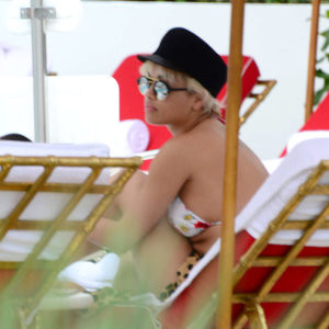 Naked celebrity picture Rita Ora 045 pic