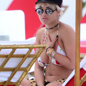 Naked celebrity picture Rita Ora 053 pic