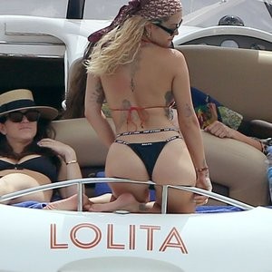 Naked Celebrity Pic Rita Ora 023 pic