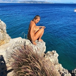 Rita Ora Shows Off Her Stunning Bikini Body (5 Photos) – Leaked Nudes