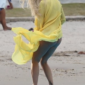 nude celebrities Rita Ora 015 pic