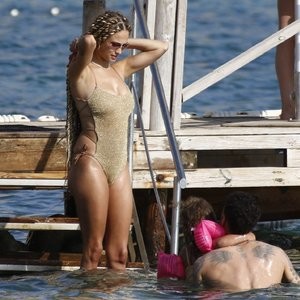 Rose Bertram Enjoys a Dip in the Sea While on Holiday with Her Family in Ibiza (57 Photos) - Leaked Nudes