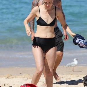 Newest Celebrity Nude Rose Byrne 045 pic