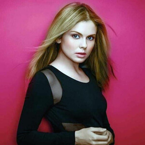 Celeb Naked Rose McIver 057 pic