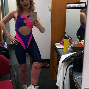 Celeb Nude Rose McIver 059 pic