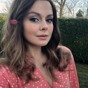 Nude Celebrity Picture Rose McIver 065 pic