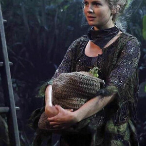 Newest Celebrity Nude Rose McIver 068 pic