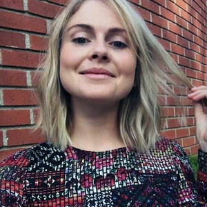 Hot Naked Celeb Rose McIver 086 pic