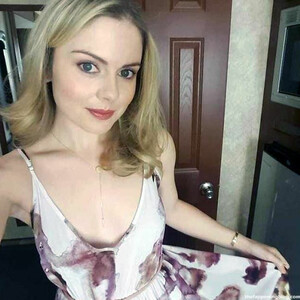 Hot Naked Celeb Rose McIver 094 pic