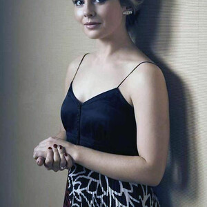 Free nude Celebrity Rose McIver 098 pic