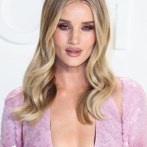 Real Celebrity Nude Rosie Huntington-Whiteley 087 pic