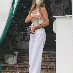 Famous Nude Rosie Huntington-Whiteley 009 pic