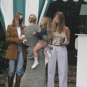 Hot Naked Celeb Rosie Huntington-Whiteley 029 pic