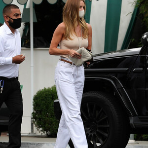 Celeb Nude Rosie Huntington-Whiteley 061 pic