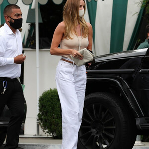 Naked Celebrity Pic Rosie Huntington-Whiteley 062 pic