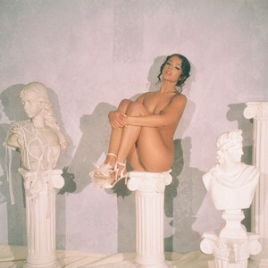 Nude Celeb Ryan Reid 022 pic