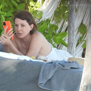 Sadie Frost is Seen Sunbathing on Tulum Beach (24 Photos) – Leaked Nudes