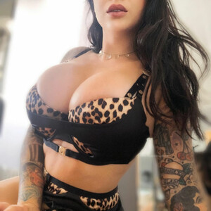 Famous Nude Saffron Rose 015 pic